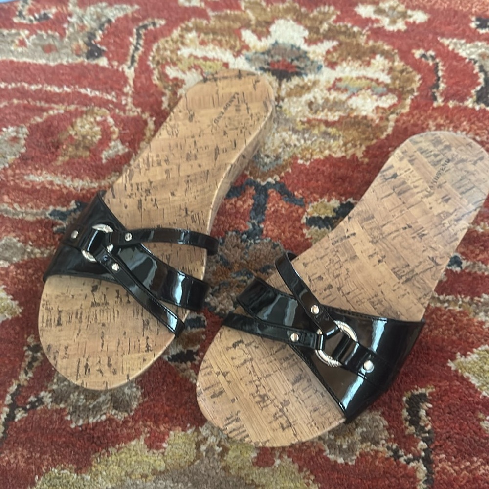 Lands End black Harbor Light Flat Slide.  Size 9.